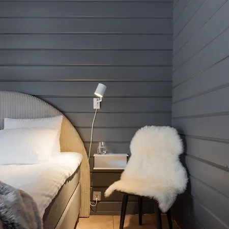 In Out, World Cup Slope Levi